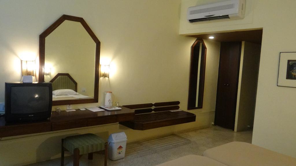 Hotel Paradise - Mysore Dasaprakash Group Extérieur photo