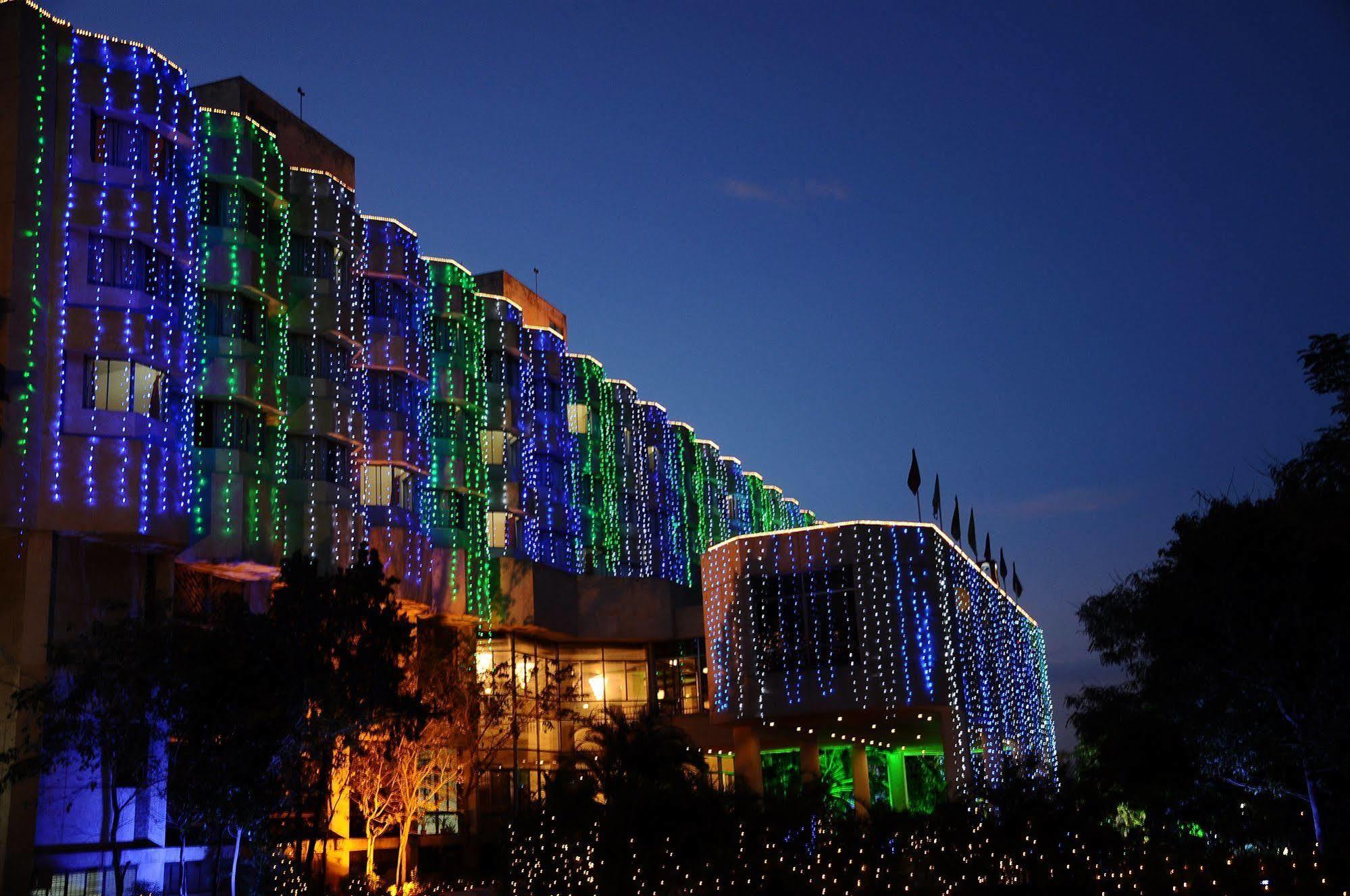 Hotel Paradise - Mysore Dasaprakash Group Extérieur photo